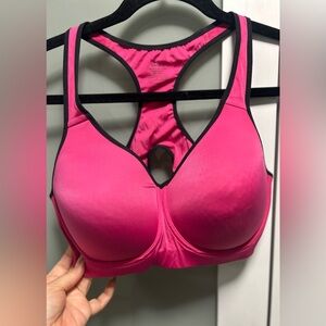 Nike 620777 Pro Rival High
Support No Wire Sports Bra Pink
Fuchsia Logo 38C